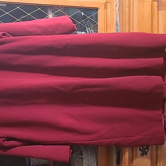 Deep Red Coat - Picture 9 of 11